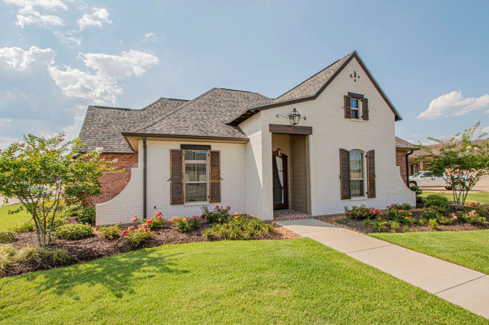 Mastering Deals: Strategies for Working with Investment Property Buyers