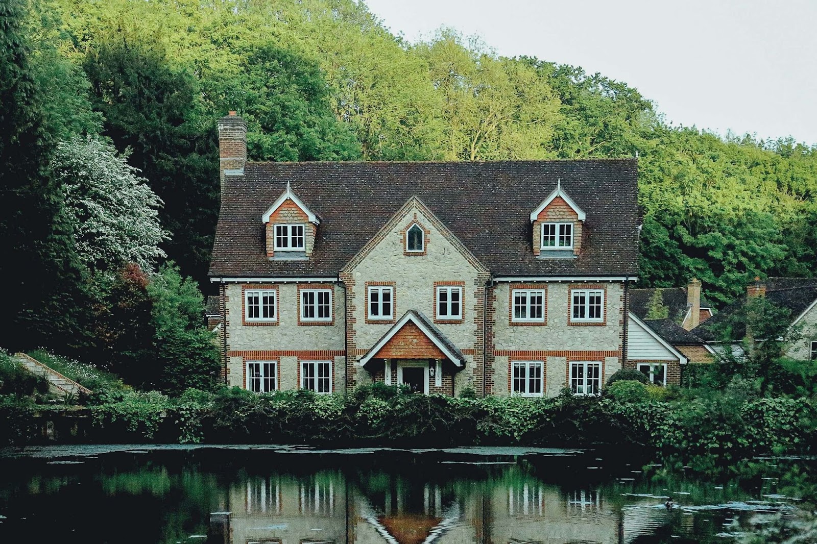 Mastering Real Estate Listing Photos for a Successful Sale